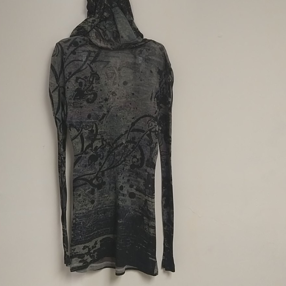 Top - Picture 2 of 3